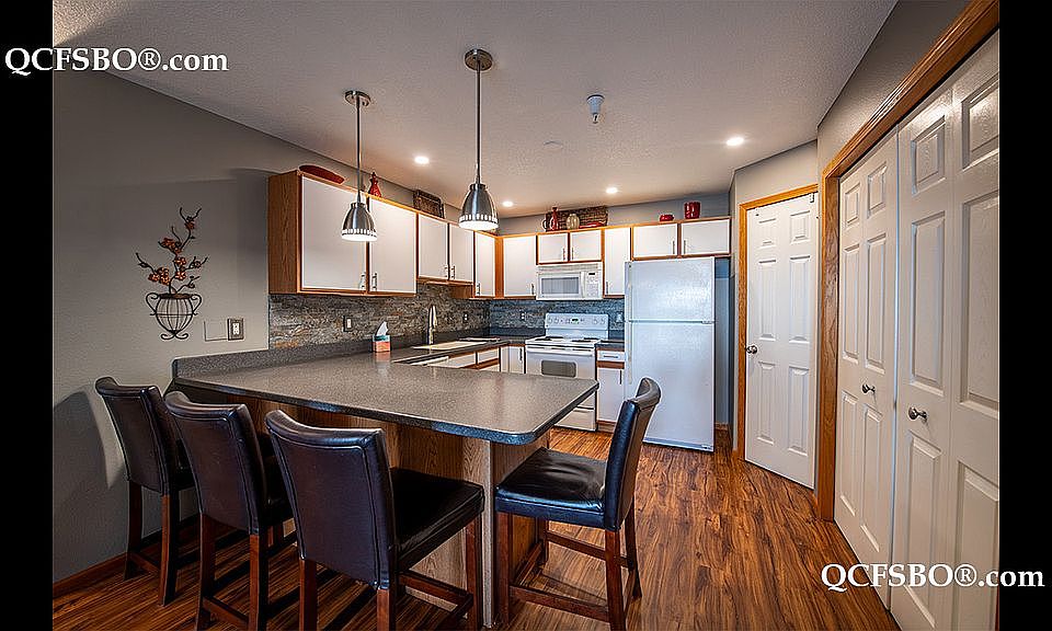 2nd image of 113 E Price St Unit 201