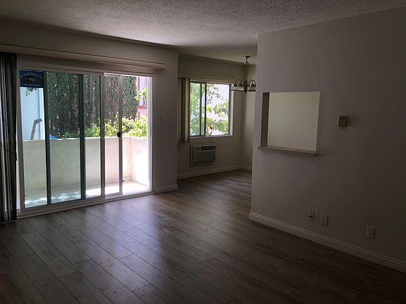 2nd image of 11706 Mayfield Ave #8
