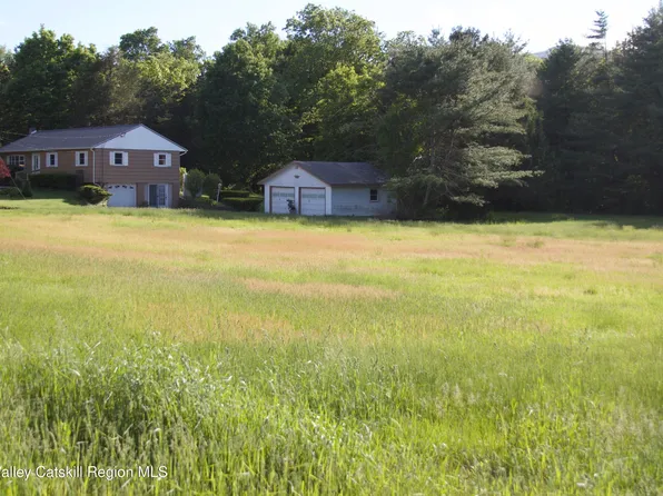 55 Harry Wells Road, Saugerties, NY 12477