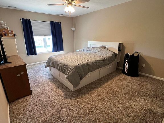 3rd image of 13924 Manford Ct