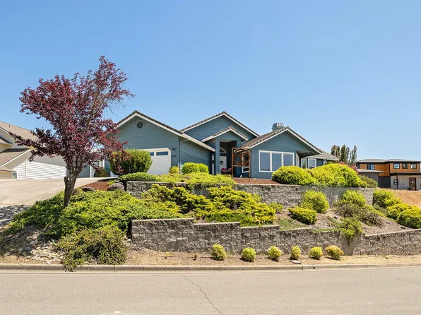 1047 NW Starlite Pl, Grants Pass, OR 97526