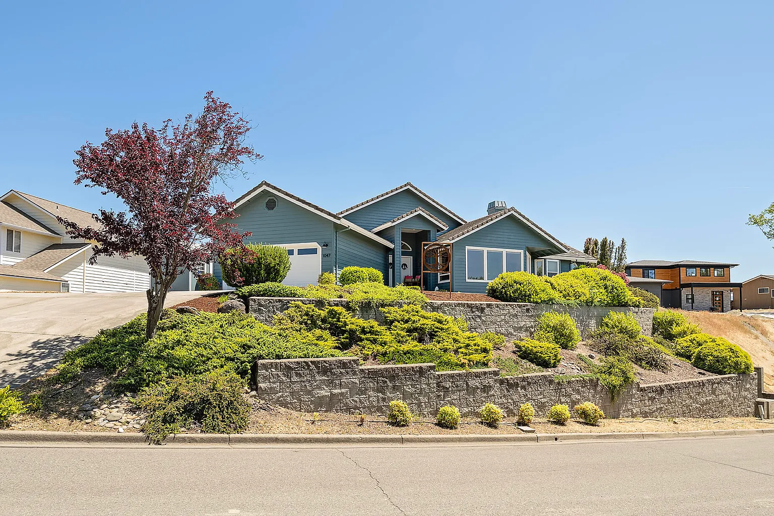 1047 NW Starlite Pl photo 1