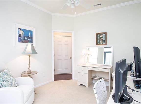 3rd image of 5033 Thistle Ln