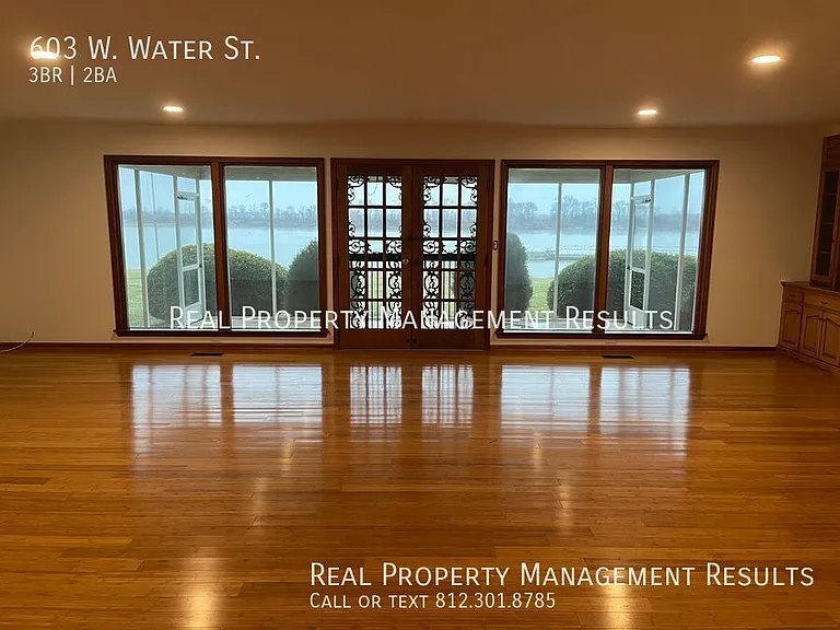 603 W Water St — Photo 2