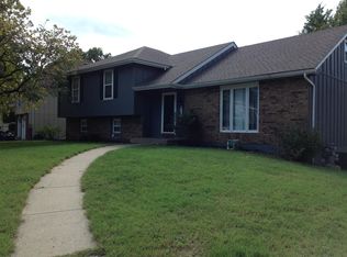 915 SW 19th St, Blue Springs, MO 64015