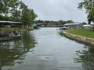 27 Lake Viking Ter, Gallatin, MO 64640