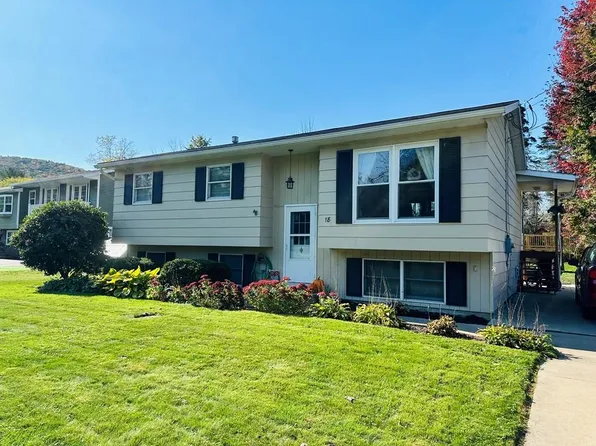 18 Somerset Dr, Elmira, NY 14903