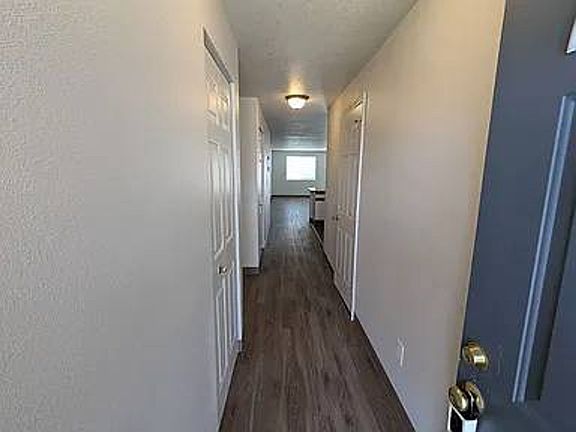 4th image of 530 & 532 NE Larch Ave #483-532