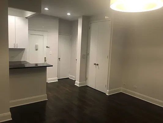 Rented by Metropolis Real Estate of Manhattan | media 18