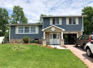 1108 Kinne St, East Syracuse, NY 13057