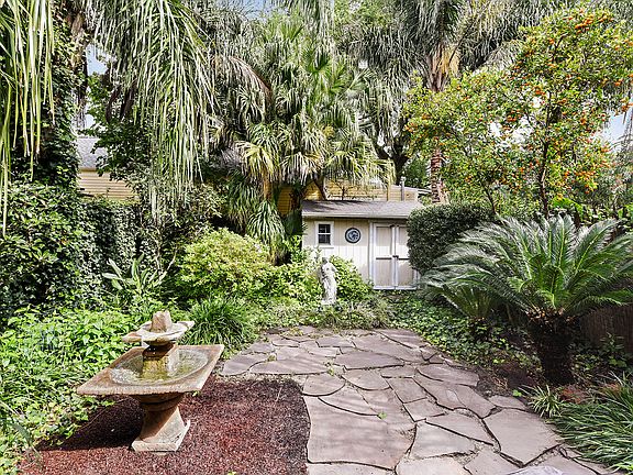 Lush Landscaped Courtyard