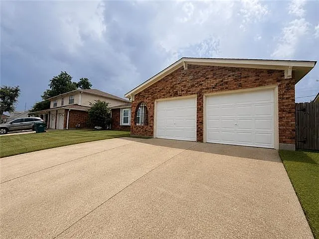 805 Terry Pkwy — Photo 17