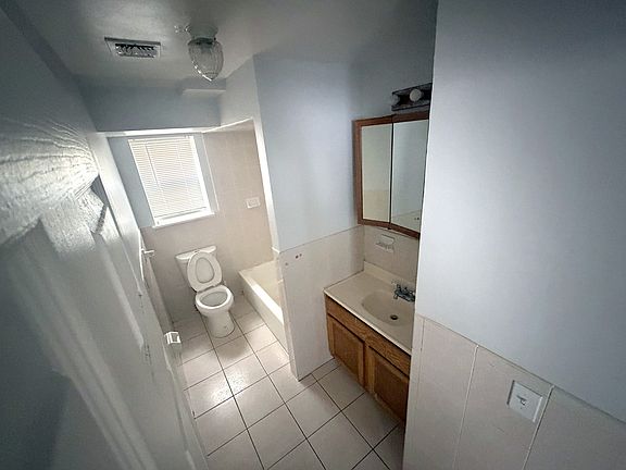 4th image of 128-130 Lincoln Ave Unit 1