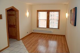 1st image of 840 W Ainslie St APT C3