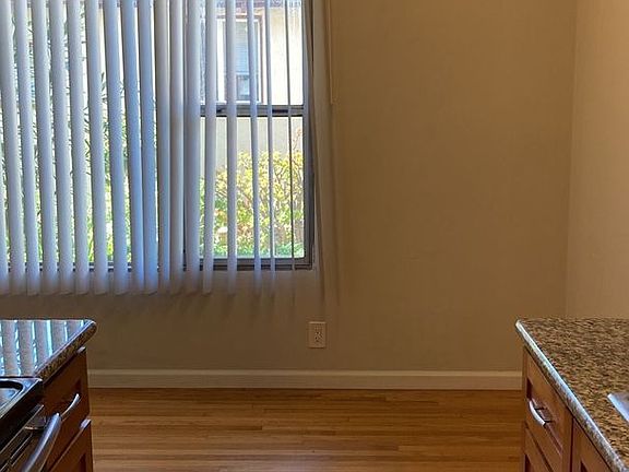 3rd image of 338 Linden Ave APT 5