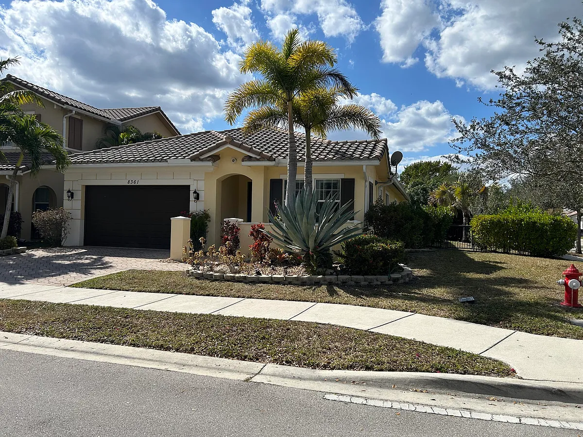 Building Photo - 8361 NW 120th Way