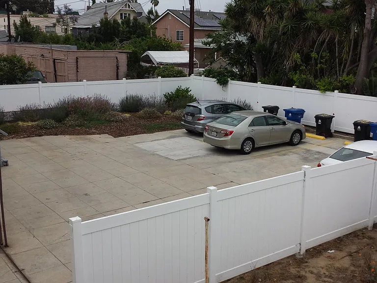 1544 S Van Ness Ave — Photo 29