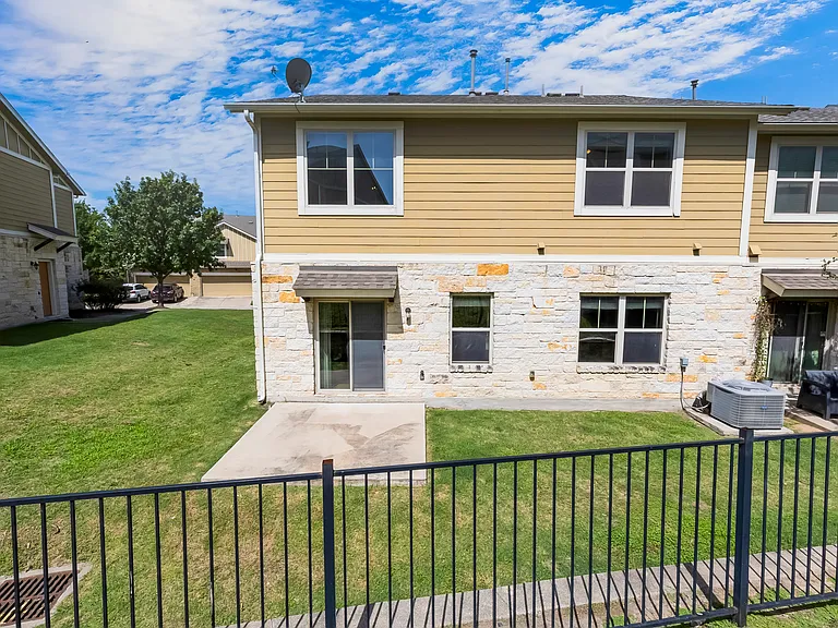 1620 Bryant Dr #904 — Photo 32