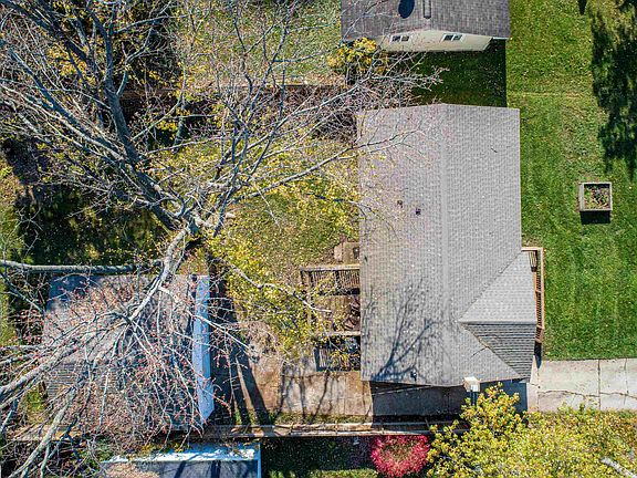 3rd image of 4211 Hillborn Ln
