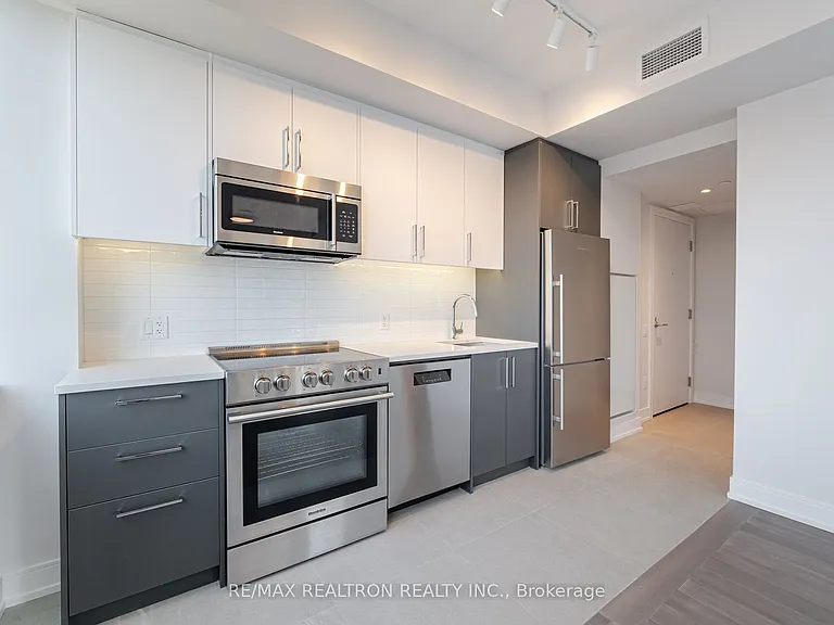 664 Spadina Ave #203 — Photo 5