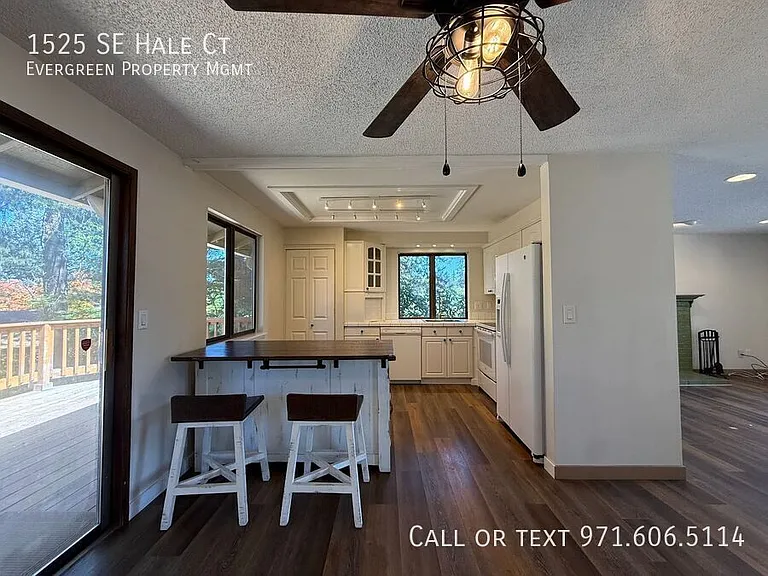 1525 SE Hale Ct — Photo 11