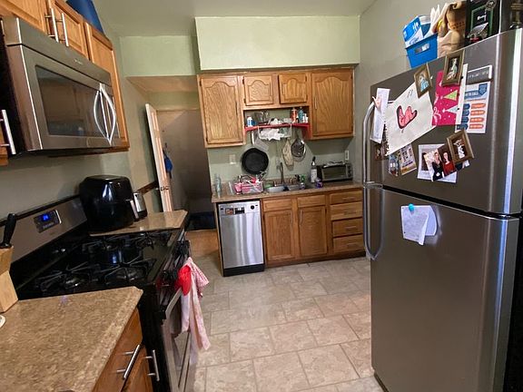 4th image of 405 Edgemont St