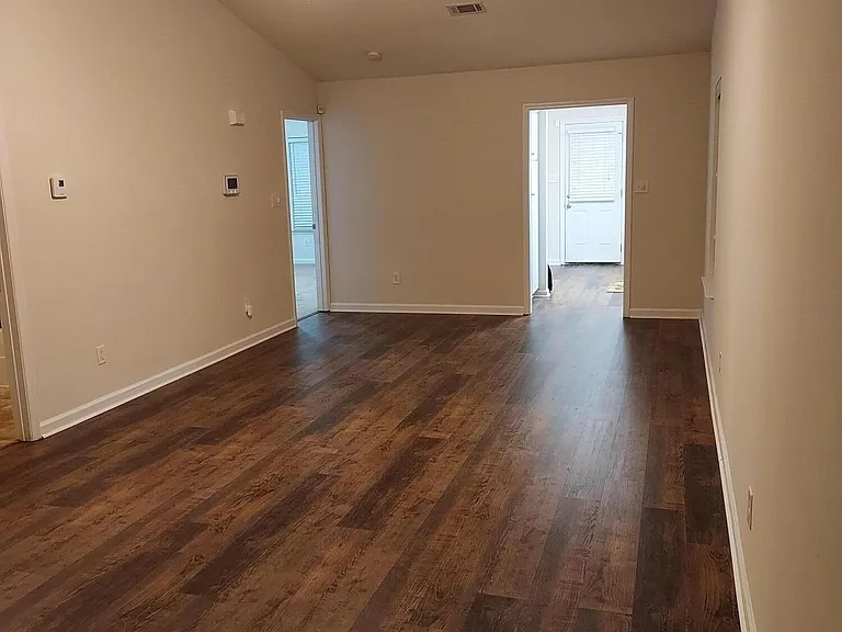 665 Brook Trl — Photo 3
