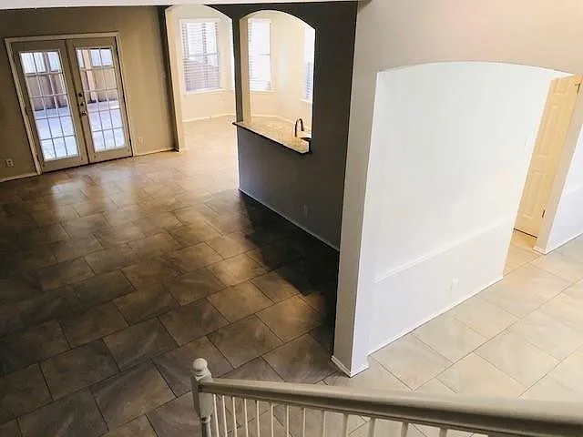3 bed, 2.5 bath, 1977 sqft, $1,795 — Photo 4