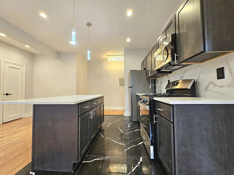 556 Scotland Rd #101 — Photo 3