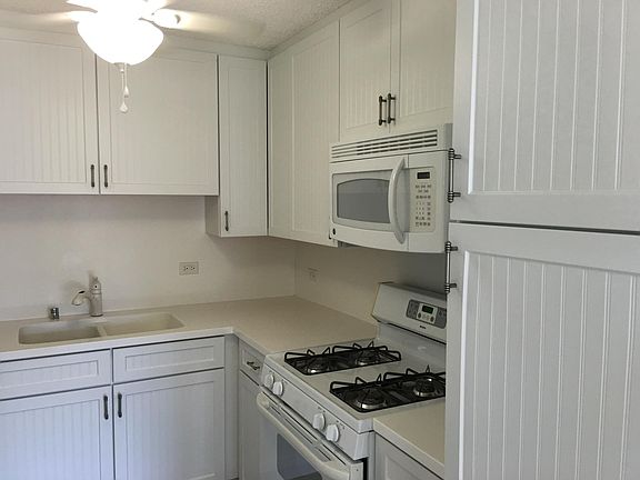 5th image of 2465 Kuhio Ave #1718