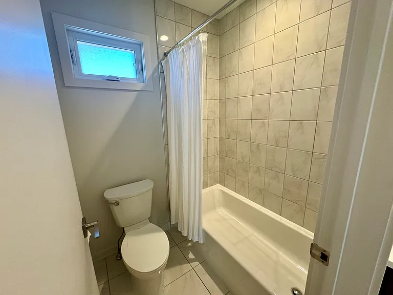 622 Summerhill St #1 — Photo 24