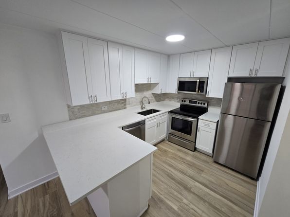 9S280 Nantucket Dr APT E