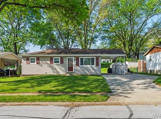 802 Undercliffe Dr, HAZELWOOD, MO 63042