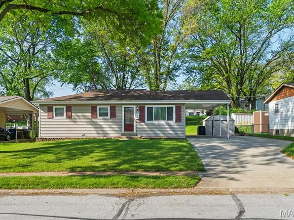 802 Undercliffe Dr, Hazelwood, MO 63042