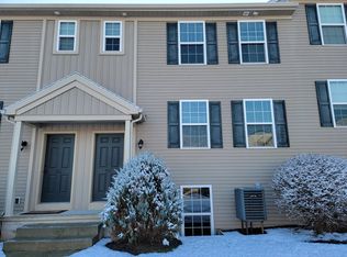 957 Woodridge Dr, Middletown, PA 17057