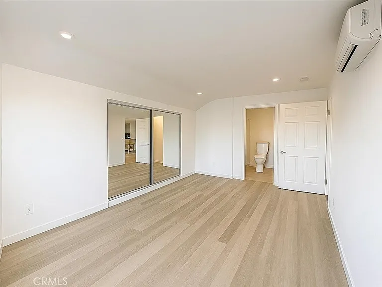 19153 Clymer St — Photo 10