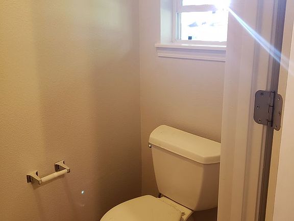 4th image of 2001 Garden Ave APT 11
