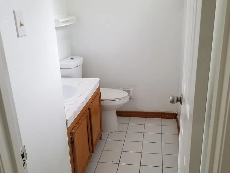 5421 Hazel St — Photo 6