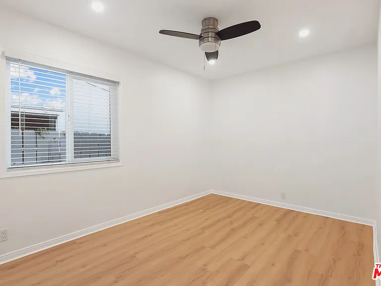 806 Navy St — Photo 14