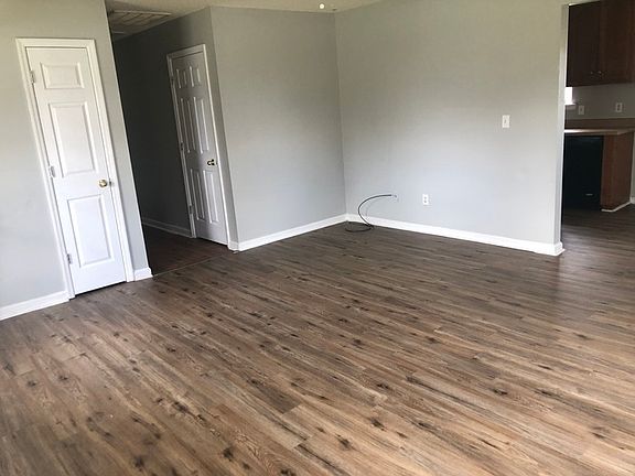 2nd image of 3143 Charity Ln