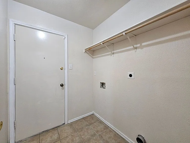 602 Delmar Dr — Photo 22