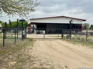 81 Stevens Rd, Von Ormy, TX 78073