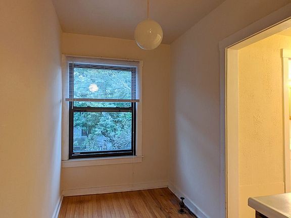 4th image of 1200 W Wellington Ave #12003