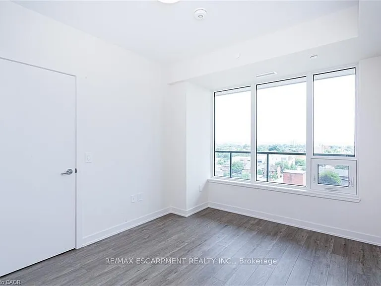212 King William St E #1019 — Photo 22