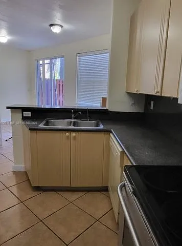 5470 NW 107th Ave #807 — Photo 4