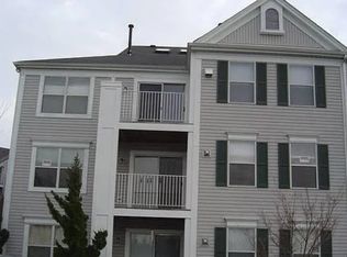 10022 Vanderbilt Cir APT 5, Rockville, MD 20850