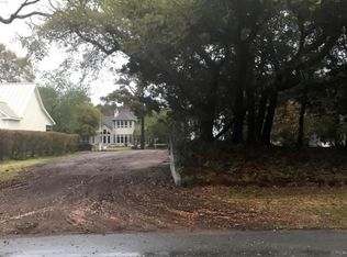 128 Arborvitae Dr, Pine Knoll Shores, NC 28512