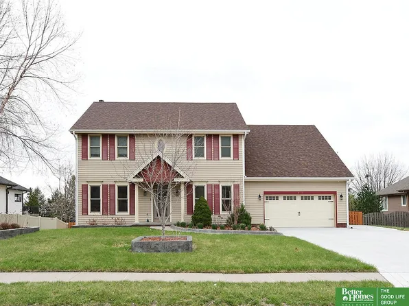 315 Pheasant Run Ln, Papillion, NE 68046