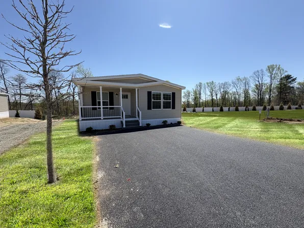 534 Barrington Rd, Macungie, PA 18062