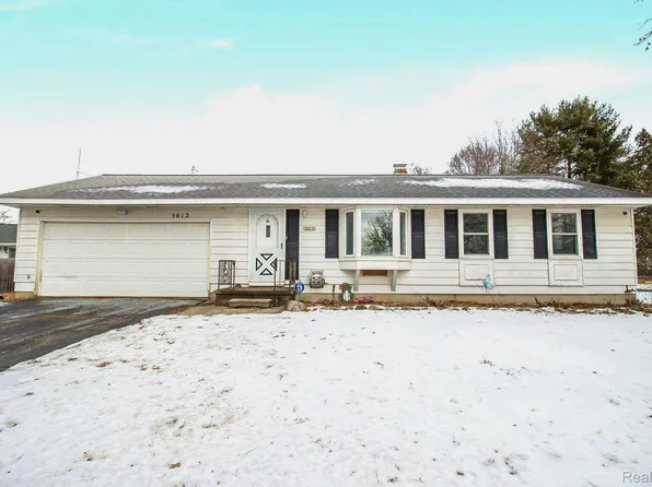 5612 Dogwood St, Jackson, MI 49201